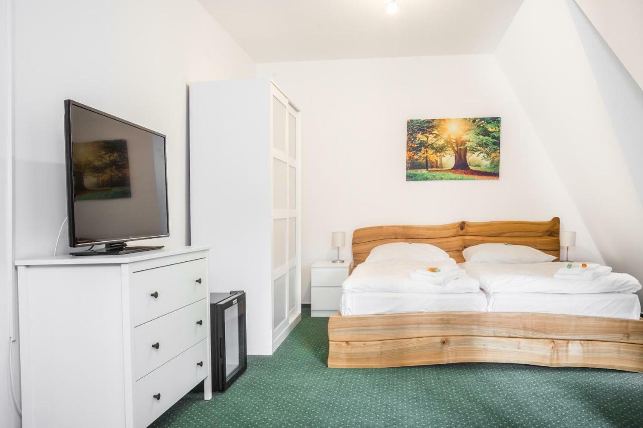 Hotel Konopiste Nova Myslivna Benesov  Kültér fotó
