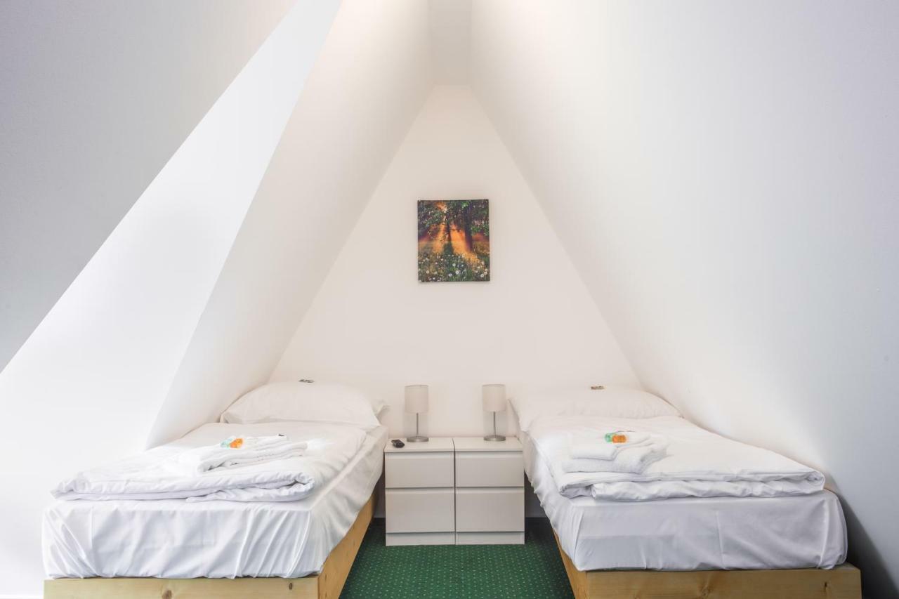 Hotel Konopiste Nova Myslivna Benesov  Kültér fotó