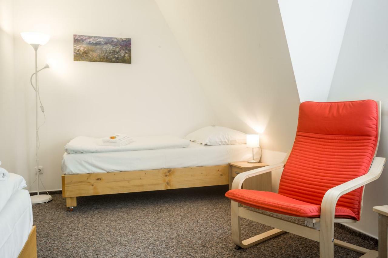 Hotel Konopiste Nova Myslivna Benesov  Kültér fotó