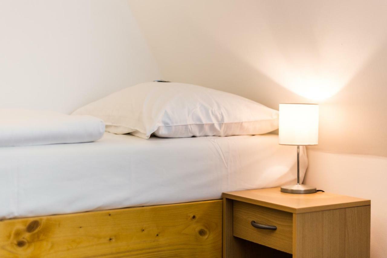 Hotel Konopiste Nova Myslivna Benesov  Kültér fotó